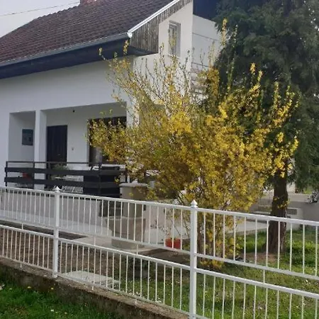 Apartman Ricci R 3 *